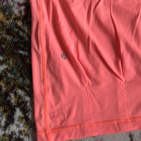 Lululemon top, size 6 - Picture 5 of 6
